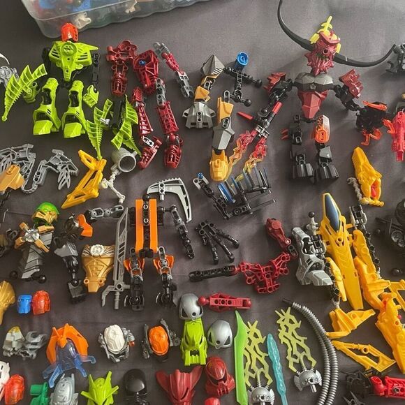 LEGO Bionicle / Hero Factory Lot Approximately 7 lbs Masks Weapons Arms Torsos P - Picture 5 of 14